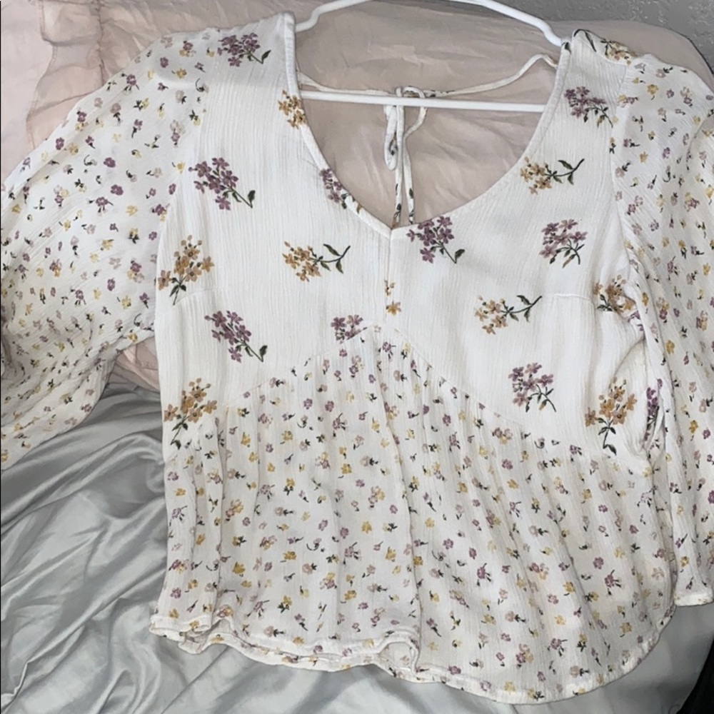 Hollister top